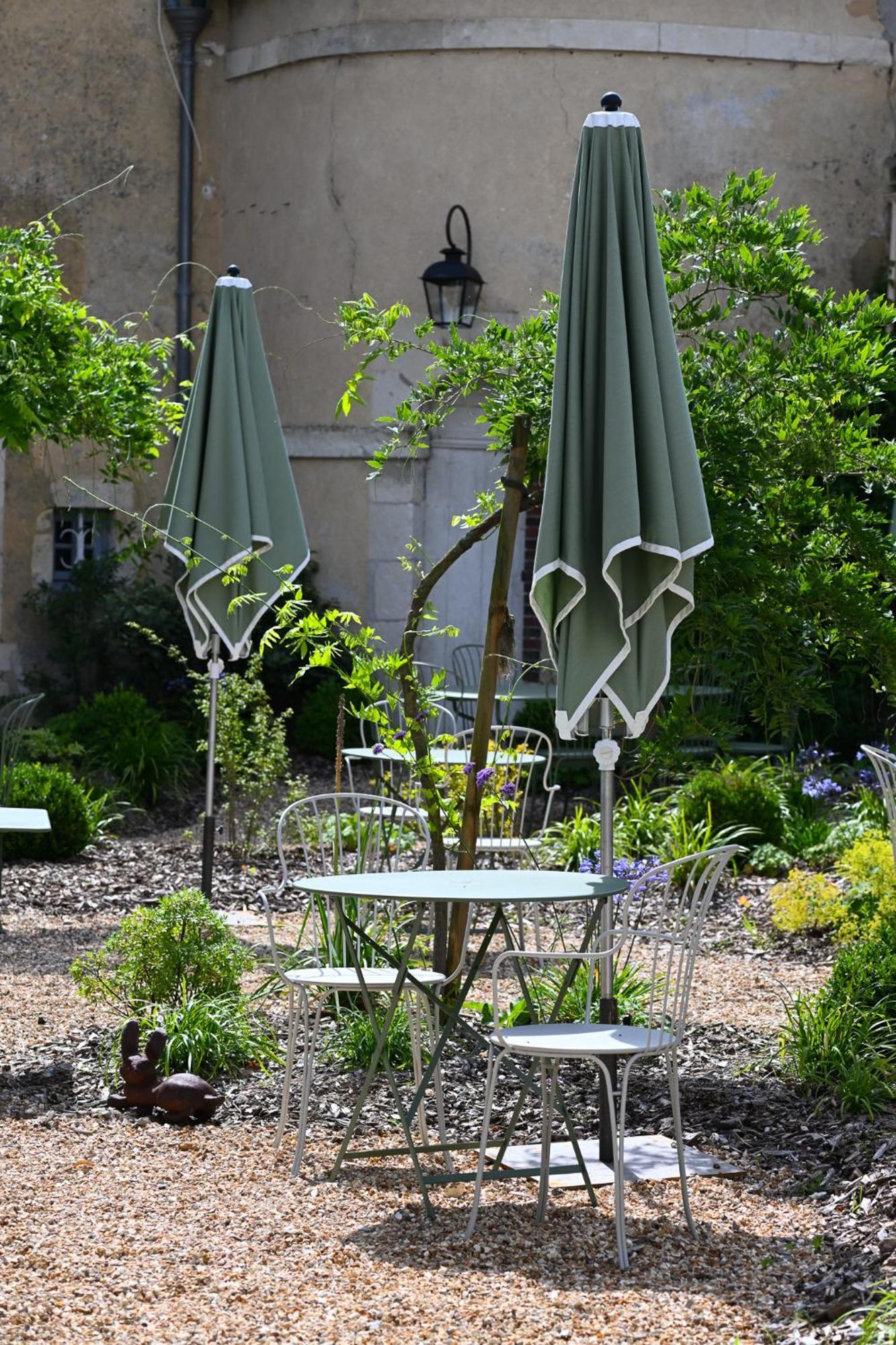 Hotel Les Pres Saint-Hilaire-le-Chatel Luaran gambar
